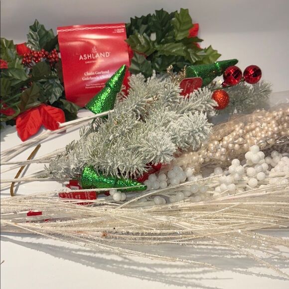 Ashland Red and Green Holiday Garland and wreath tiges - Picture 4 of 9